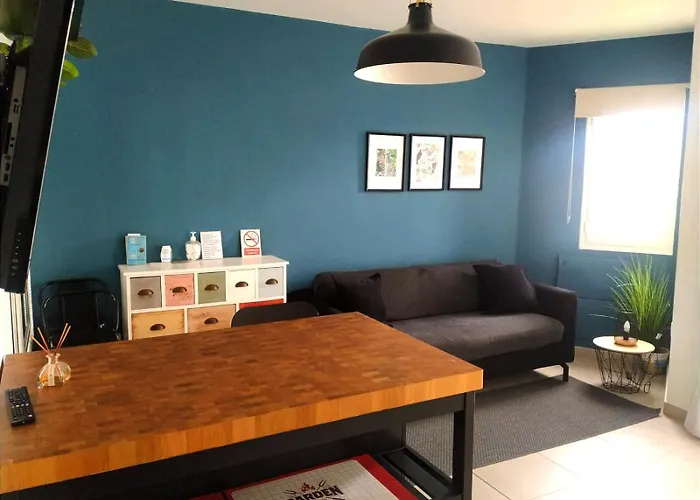 아파트 Sun - Volcano Sunset